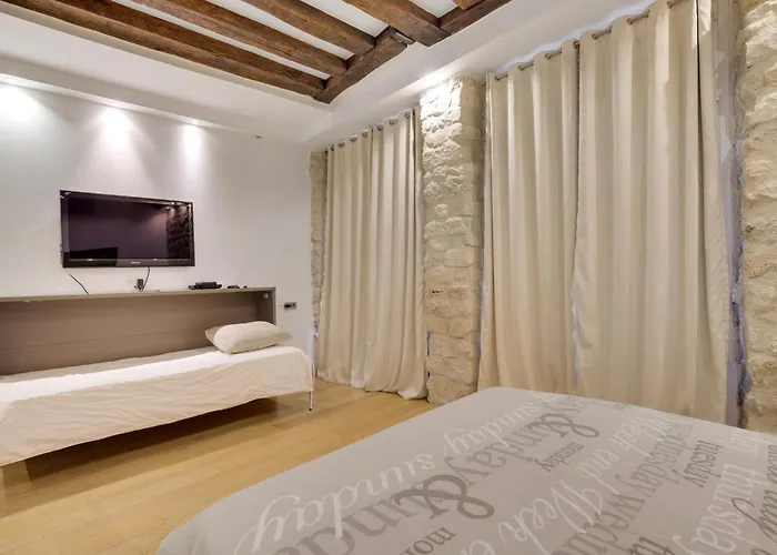 Marais - Appartement Parisien Pour 5 Personnes