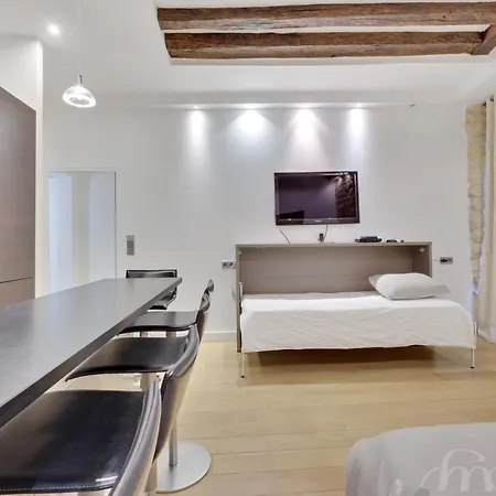 Marais - Appartement Parisien Pour 5 Personnes Exterior photo