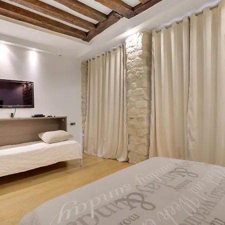 Marais - Appartement Parisien Pour 5 Personnes Exterior photo